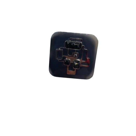 CHANEL GREY 2009 METAL, AGATE, AND STRASS BROOCH - Picture 6 of 6